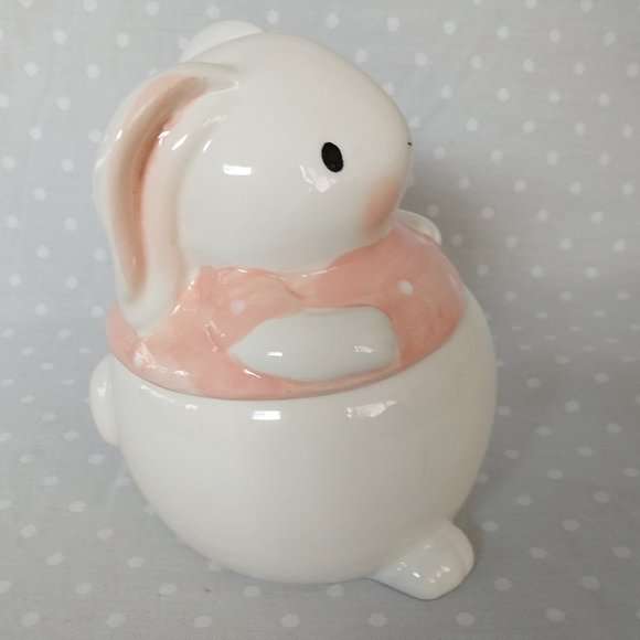 10 Strawberry Street Small Ceramic Daisy Rabbit Sugar Bowl w/Lid - Picture 2 of 7